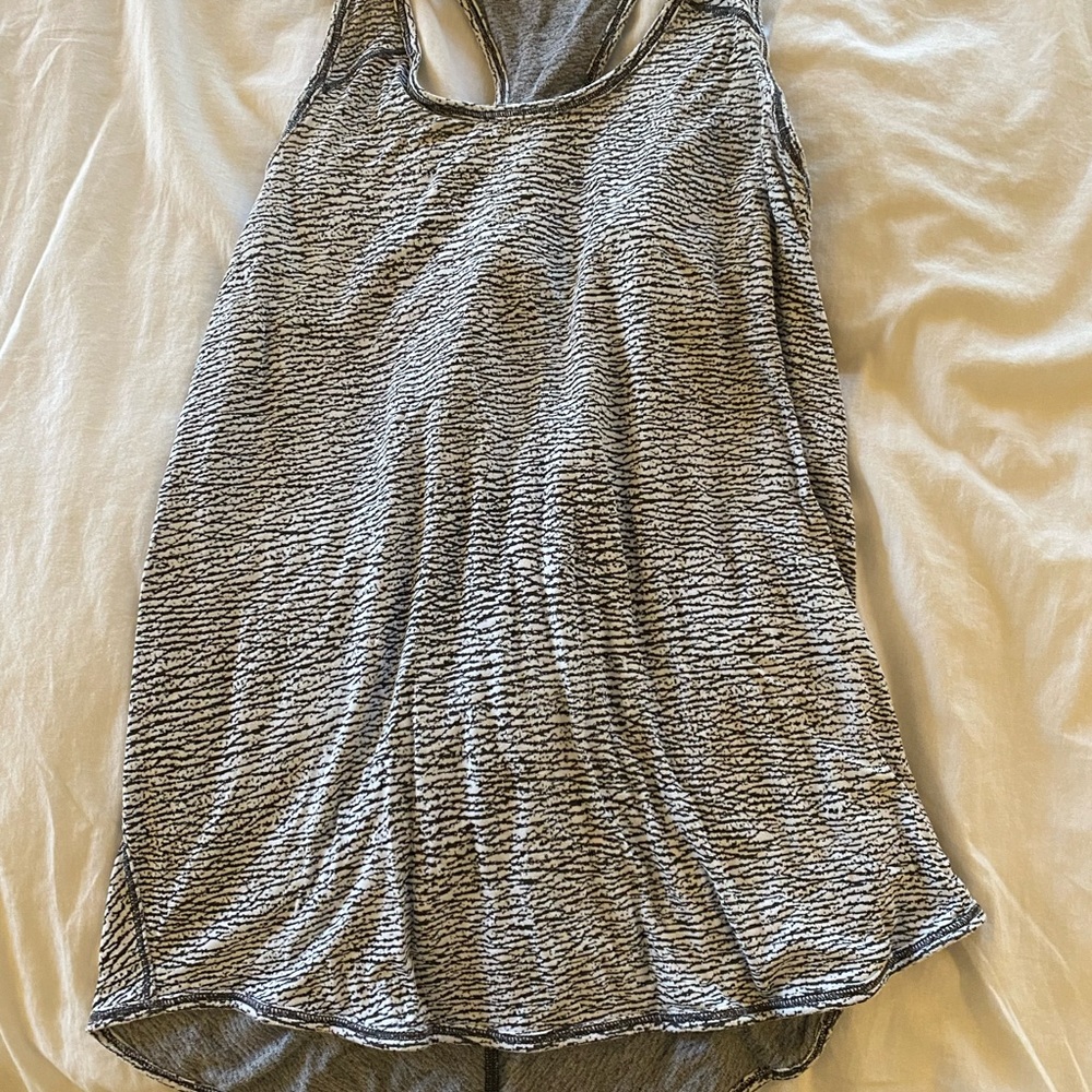 Lululemon size 4 tank top